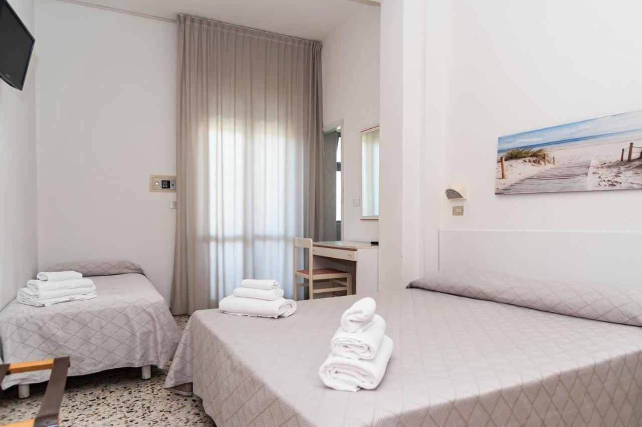 Hotel Viamare Milano Marittima Exterior foto