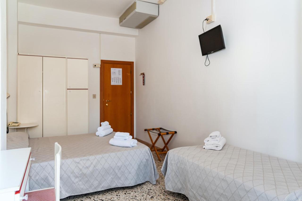 Hotel Viamare Milano Marittima Exterior foto