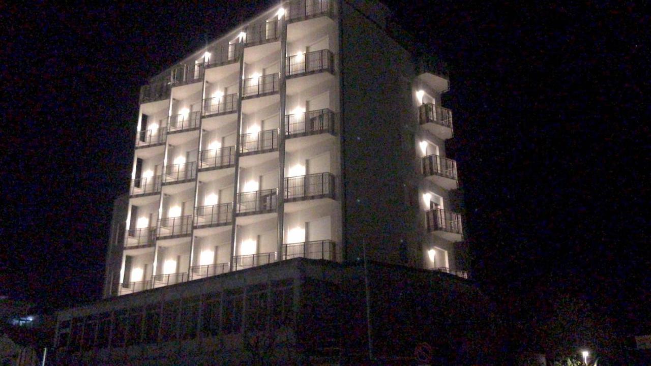 Hotel Viamare Milano Marittima Exterior foto