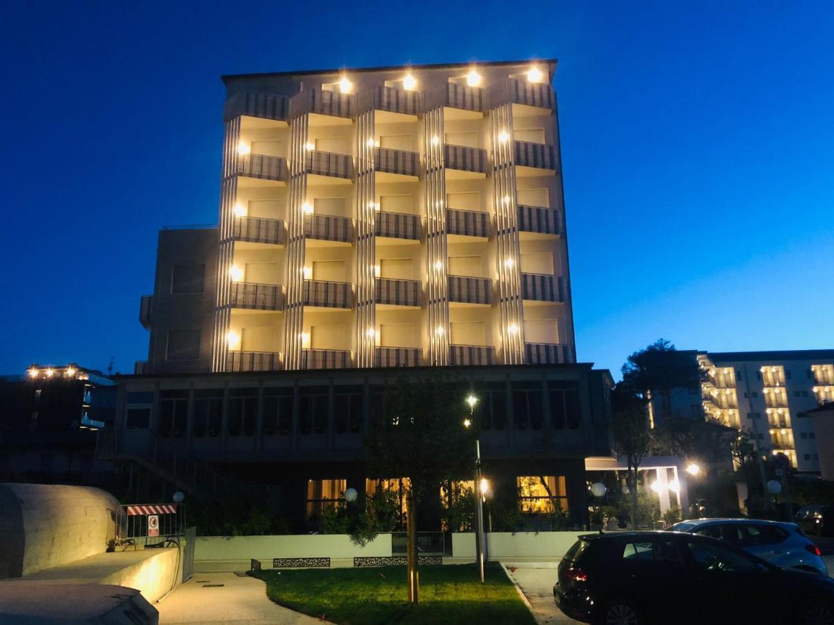 Hotel Viamare Milano Marittima Exterior foto