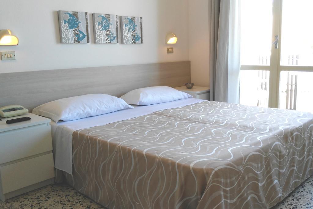 Hotel Viamare Milano Marittima Exterior foto