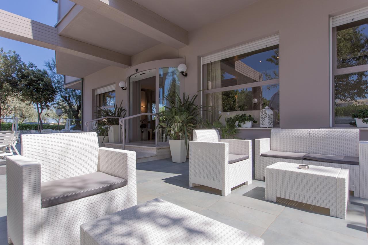 Hotel Viamare Milano Marittima Exterior foto
