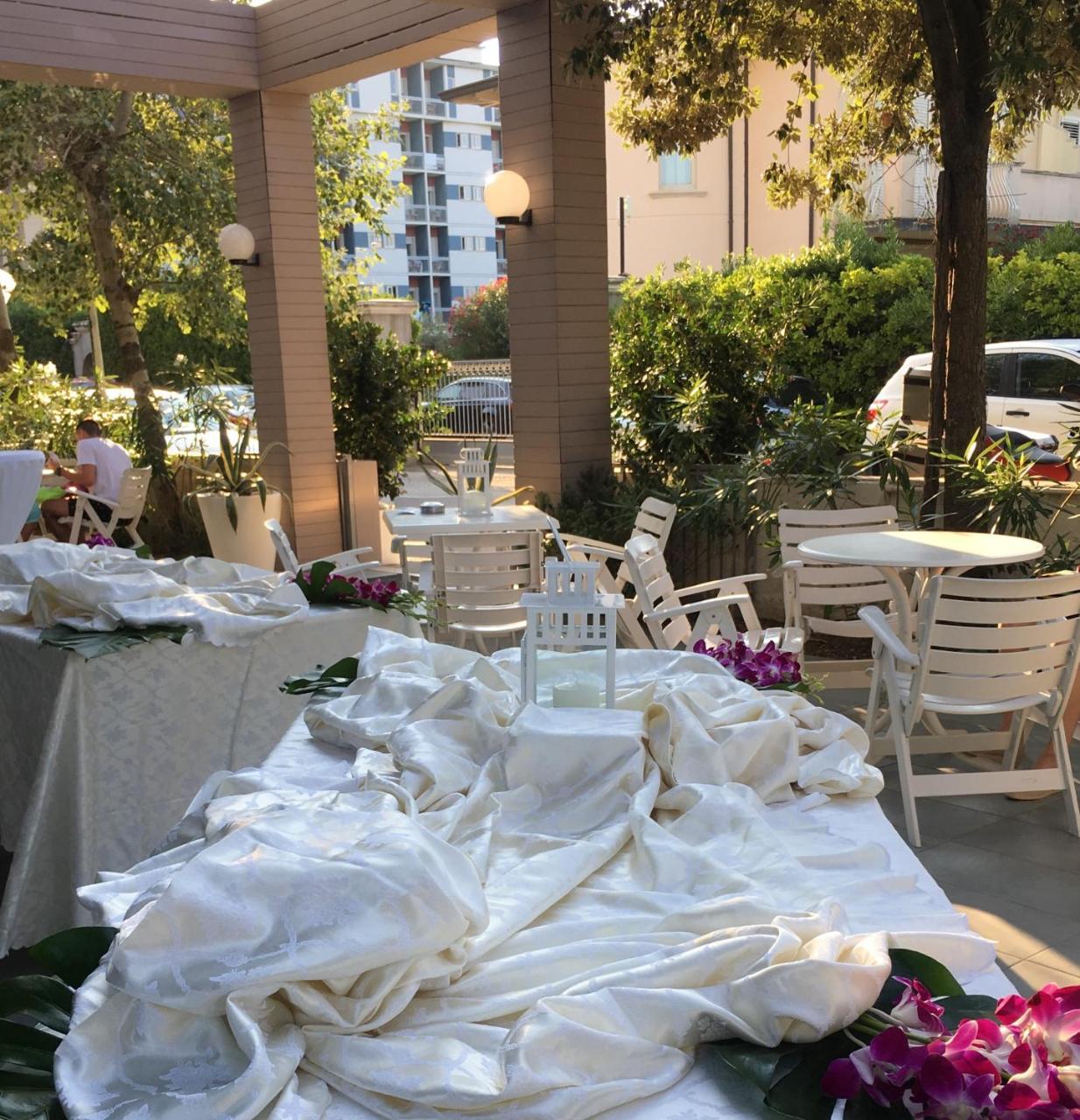 Hotel Viamare Milano Marittima Exterior foto